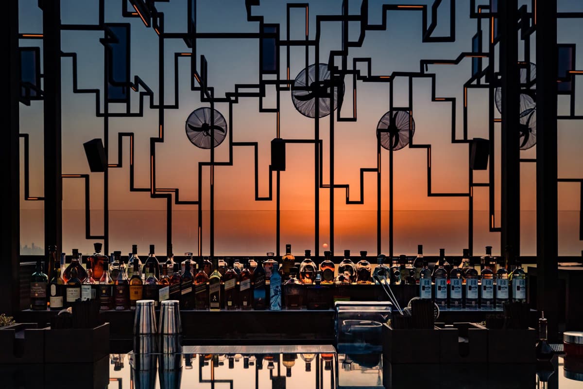 Rooftops & Lounges